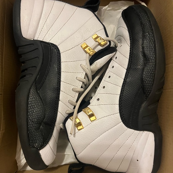 Retro Jordan 12 - Picture 2 of 8